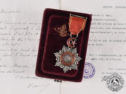 turkey,_ottoman_empire._an_order_of_the_medjidie,_v_class_knight_with_case,_to_e._bach_m19_20651