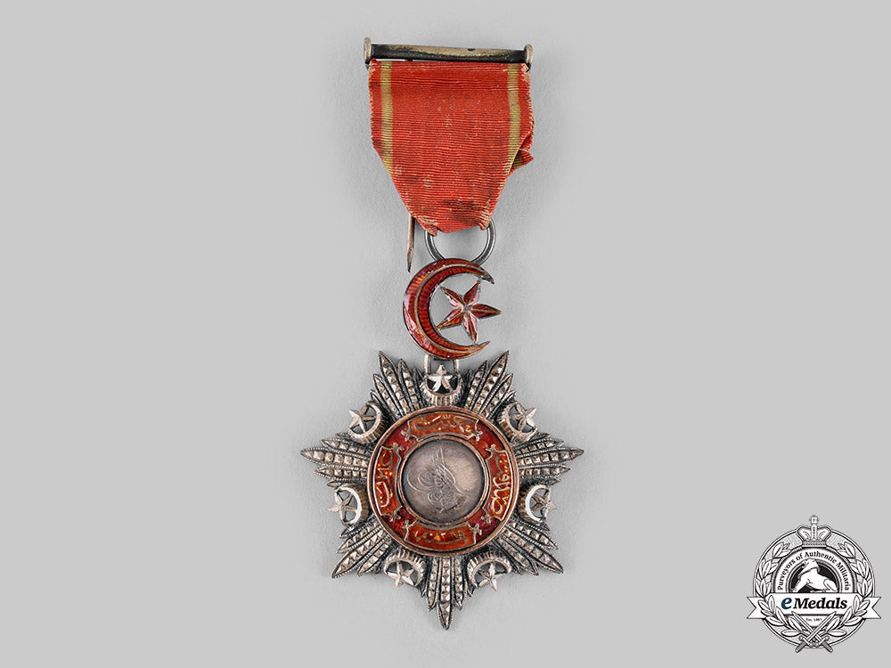 turkey,_ottoman_empire._an_order_of_the_medjidie,_v_class_knight_with_case,_to_e._bach_m19_20652