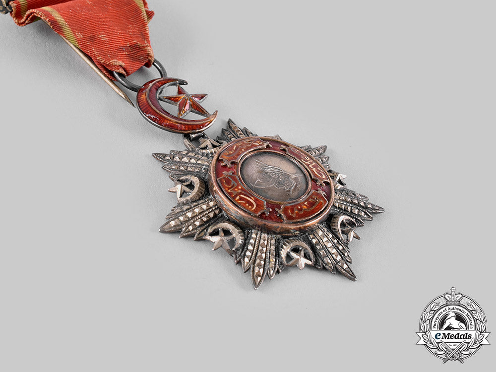 turkey,_ottoman_empire._an_order_of_the_medjidie,_v_class_knight_with_case,_to_e._bach_m19_20655