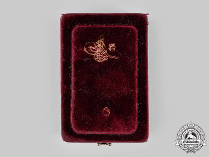 turkey,_ottoman_empire._an_order_of_the_medjidie,_v_class_knight_with_case,_to_e._bach_m19_20658