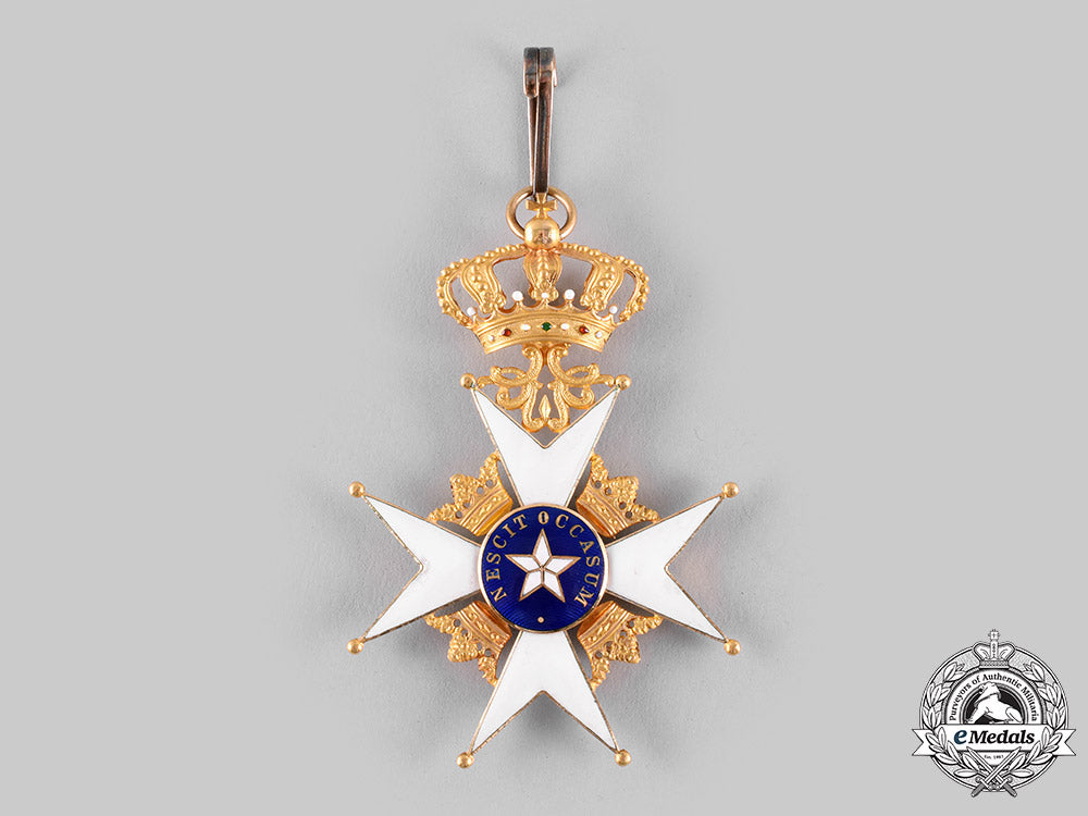 sweden,_kingdom._an_order_of_the_north_star,_ii_class_commander_in_gold,_by_c.f.carlman,_c.1945_m19_20970