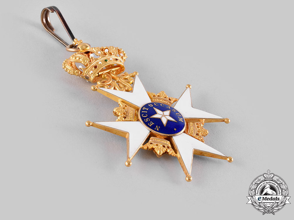 sweden,_kingdom._an_order_of_the_north_star,_ii_class_commander_in_gold,_by_c.f.carlman,_c.1945_m19_20972