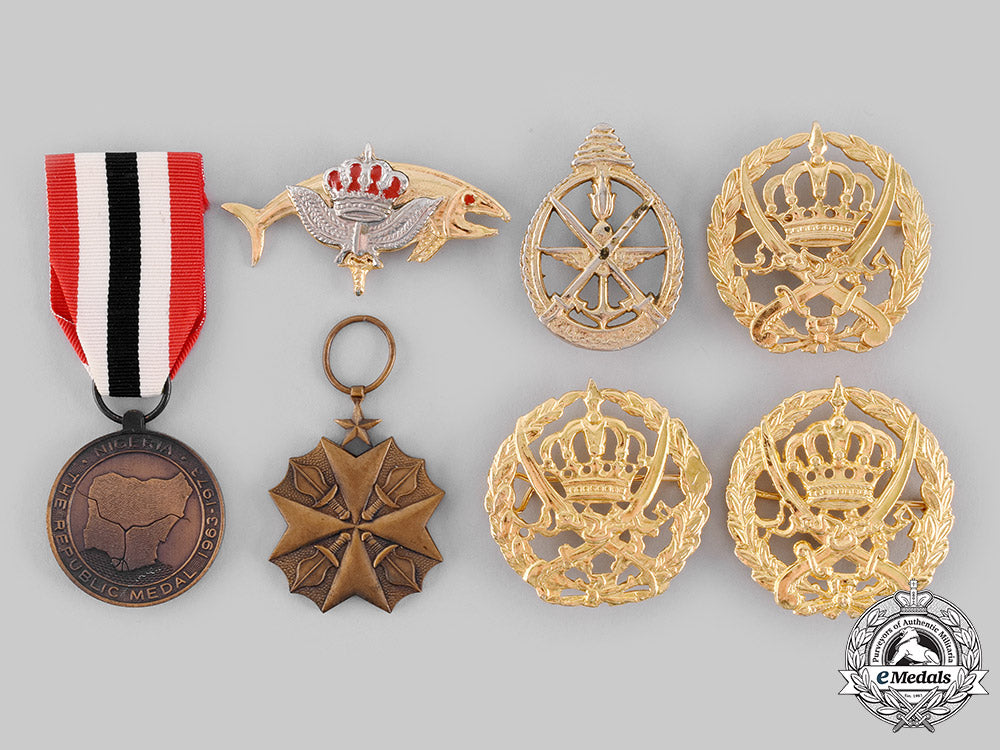 congo,_nigeria,_lebanon,_jordan._lot_of_two_medals_and_five_badges_m19_21168