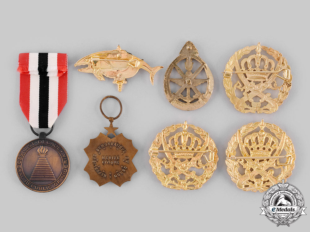congo,_nigeria,_lebanon,_jordan._lot_of_two_medals_and_five_badges_m19_21169