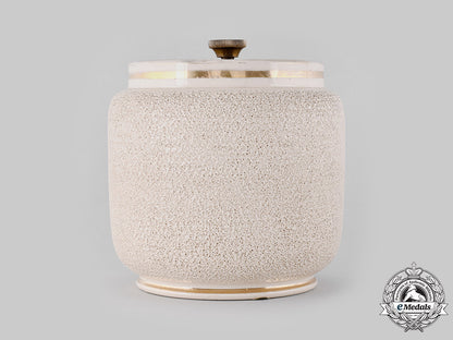 united_kingdom._a_royal_flying_corps_tobacco_jar,_by_macintyre_for_twining_m19_21458_1_1