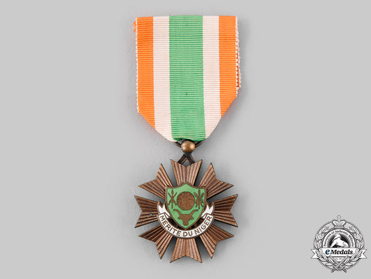 niger,_republic._an_order_of_merit,_knight,_c.1965_m19_21841