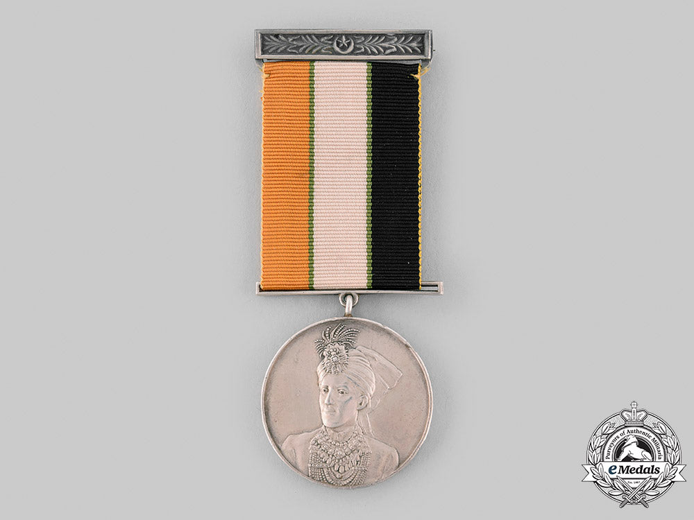 india,_bahawalpur._sadiq_muhammad_khan_v_installation_medal1924,_ii_class_silver_grade,_named_m19_21930