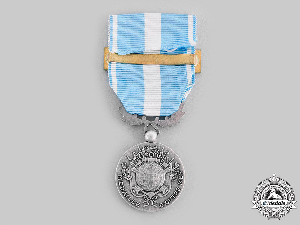 france,_v_republic._an_overseas_medal_with_somalia_clasp,_c.1965_m19_22385