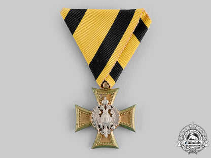 austria,_empire._a_military_long_service_decoration,_iii_class_with_mother_of_pearl,_c.1915_m19_22419