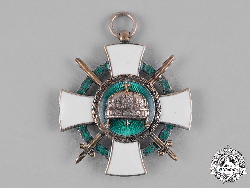 hungary,_regency._an_order_of_the_holy_crown,_v_class_knight's_badge_with_war_decoration&_swords1942_m19_2249
