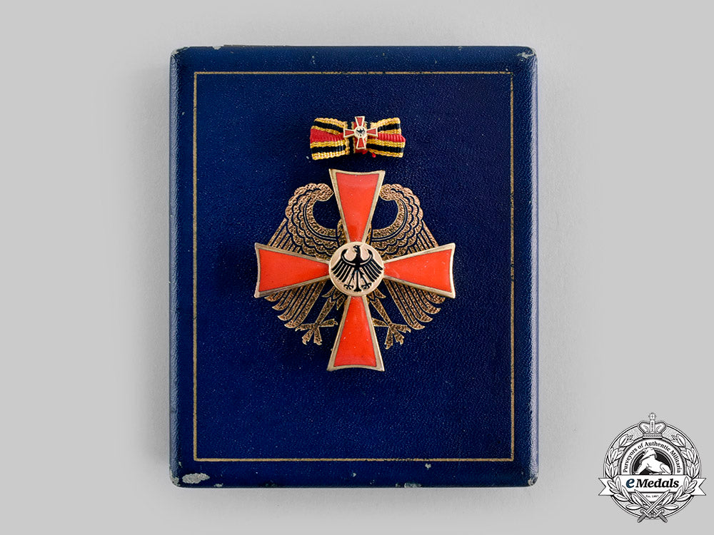 germany,_federal_republic._a_merit_order,_officer_cross_with_boutonniere&_case_m19_22493