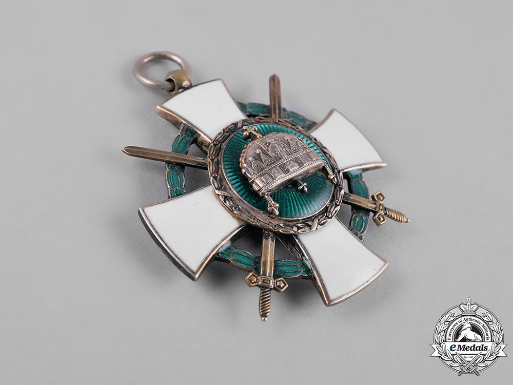 hungary,_regency._an_order_of_the_holy_crown,_v_class_knight's_badge_with_war_decoration&_swords1942_m19_2251
