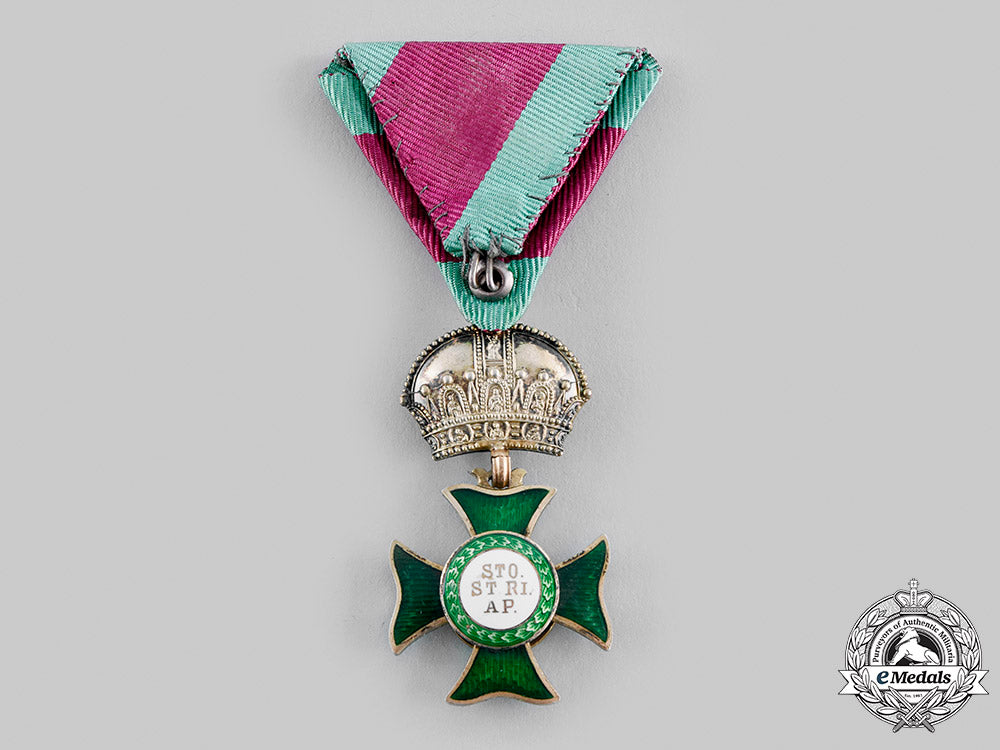 austria,_imperial._an_order_of_st._stephen,_commander's_kleindekoration(_rothe_copy)_m19_22636_1_1