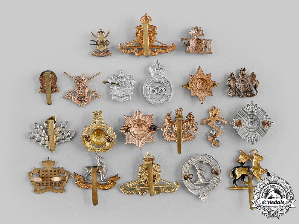 united_kingdom._a_lot_of_twenty_cap_badges_m19_22671_1