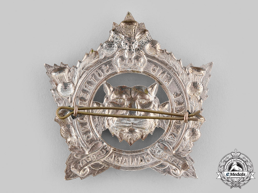 canada._two_regimental_insignia_m19_22866