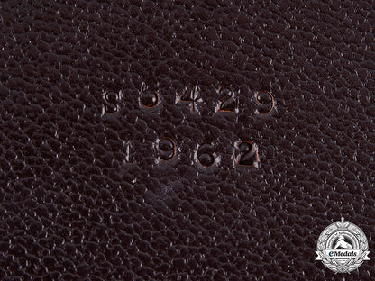 canada,_commonwealth._a_cameron_highlanders_of_ottawa(_duke_of_edinburgh's_own)_belt_and_sporran_m19_22879_1