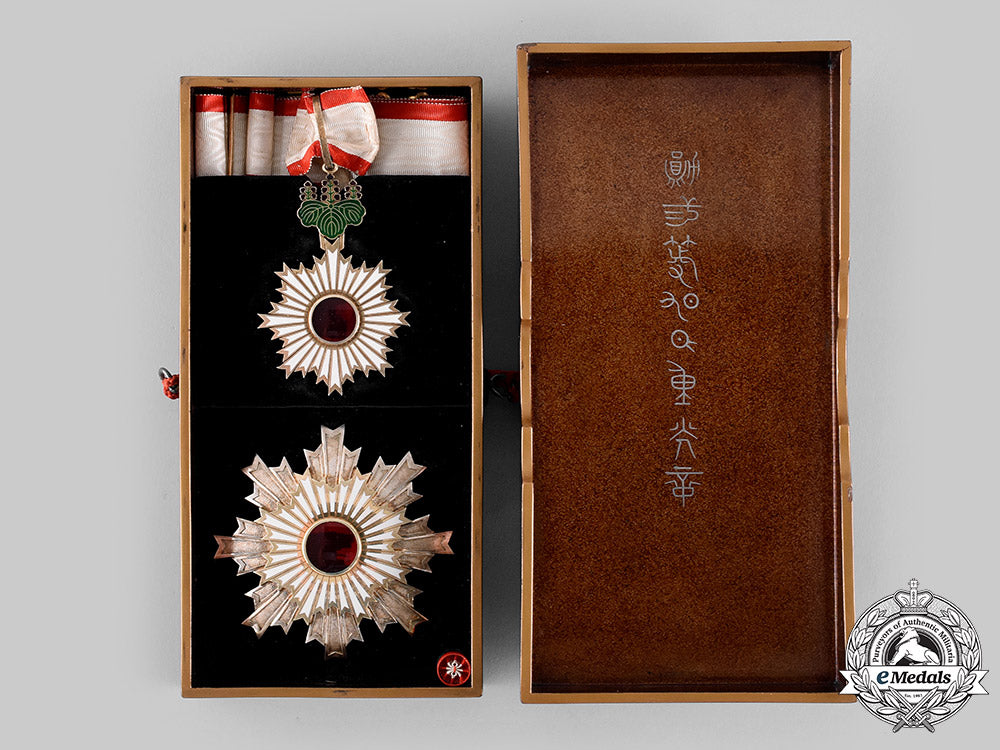 japan,_imperial._an_order_of_the_rising_sun,_ii_class,_c.1920_m19_22880_1_1_1