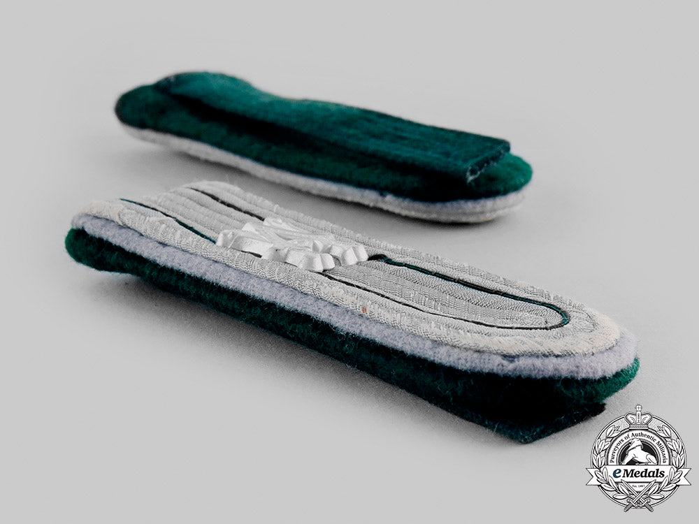 germany,_heer._a_set_of_heeresverwaltung(_army_administration)_beamter_lieutenant_equivalent_shoulder_boards_m19_22936