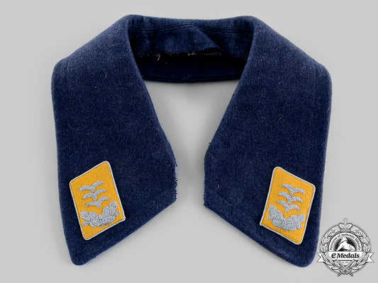 germany,_luftwaffe._a_removed_tunic_collar_with_flight_hauptmann’s_collar_tabs_m19_22948
