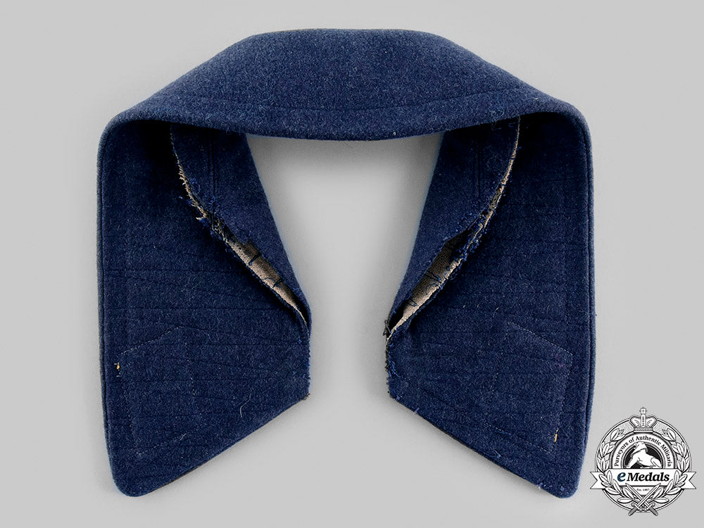 germany,_luftwaffe._a_removed_tunic_collar_with_flight_hauptmann’s_collar_tabs_m19_22949