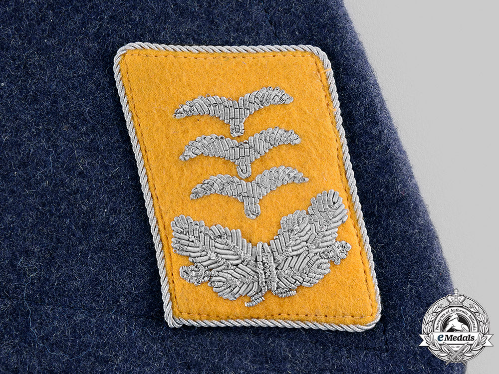 germany,_luftwaffe._a_removed_tunic_collar_with_flight_hauptmann’s_collar_tabs_m19_22952