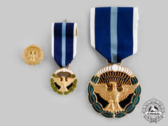 United States. A Presidential Citizens Medal: Fullsize, Miniature And Lapel Badge