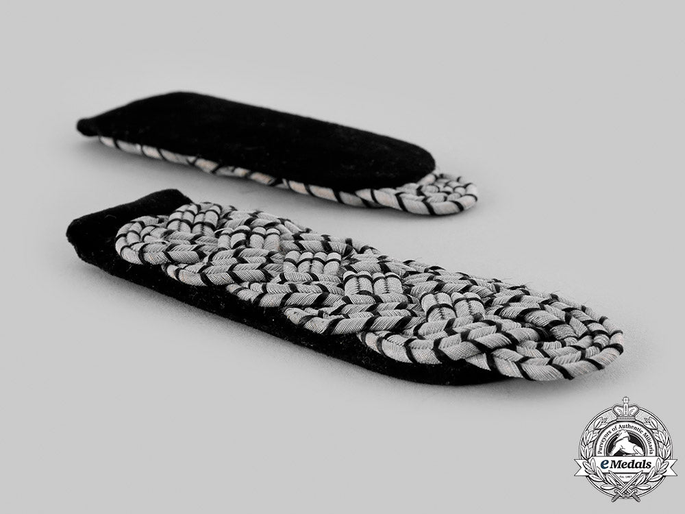 germany,_rad._a_pair_of_reich_labor_service(_rad)_arbeitsführer_shoulder_boards_m19_23186