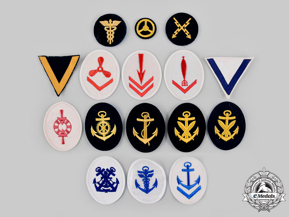 germany,_kriegsmarine._a_lot_of_sixteen_naval_insignia_m19_23207