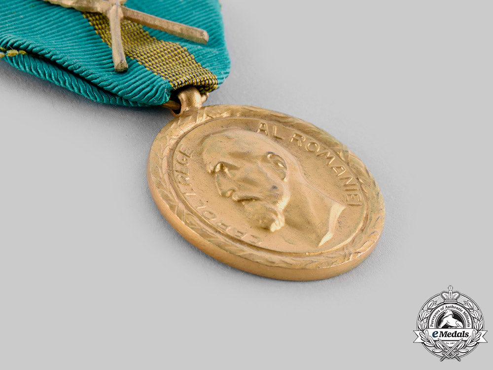 romania,_kingdom._a_medal_of_commercial_and_industrial_merit,_i_class_gold_grade,_c.1930_m19_23452