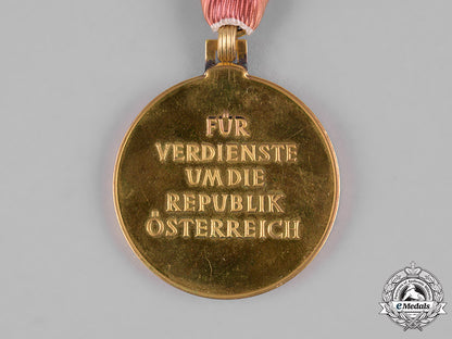 austria,_republic._a_merit_order,_gold_grade_merit_medal_m19_2367