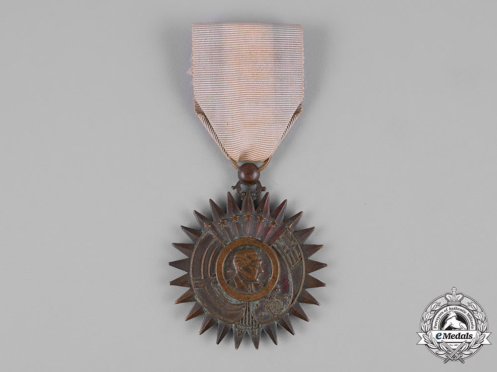 dominican_republic,_trujillo_period._an_order_of_the_benefactor_of_the_nation,_bronze_class,_c.1960_m19_2378