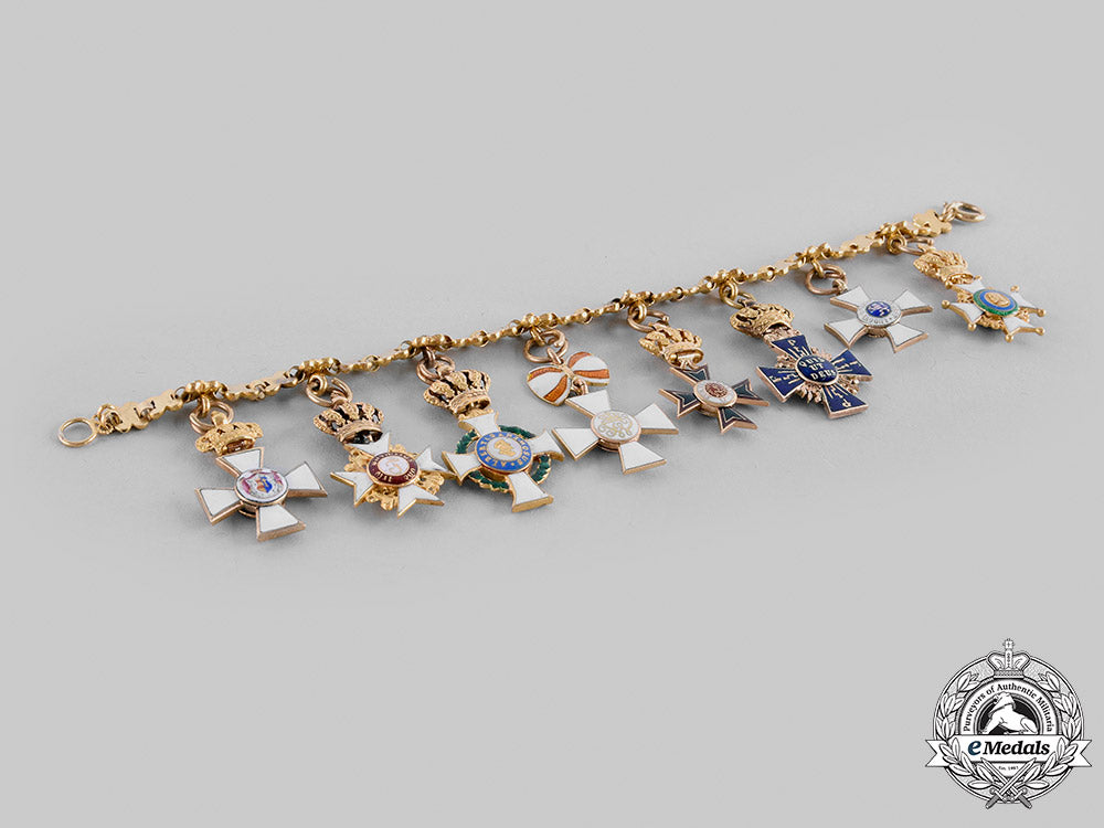 germany,_states._a_superb&_extensive_miniature_order&_decoration_chain_in_gold,_c.1870-90_m19_23782