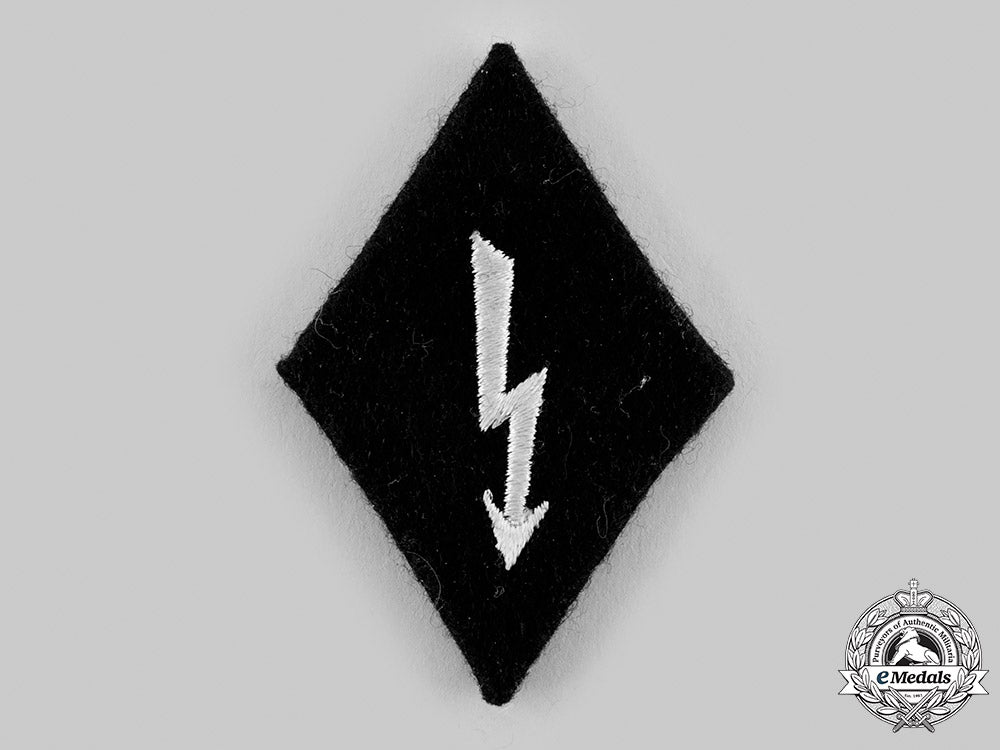 germany,_ss._a_signals_personnel_sleeve_insignia_m19_24019