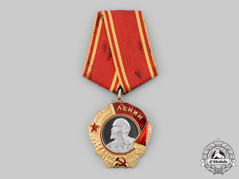 russia,_soviet_union._an_order_of_lenin_in_gold&_platinum,_type_v_m19_24082