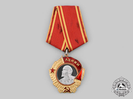 russia,_soviet_union._an_order_of_lenin_in_gold&_platinum,_type_v_m19_24082