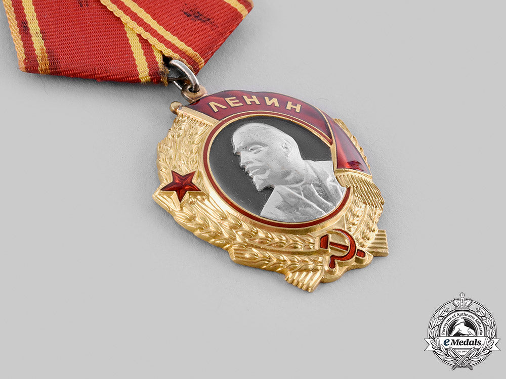 russia,_soviet_union._an_order_of_lenin_in_gold&_platinum,_type_v_m19_24084