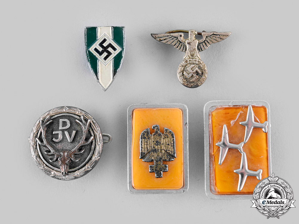 germany,_third_reich._a_lot_of_badges&_membership_insignia_m19_24439_1