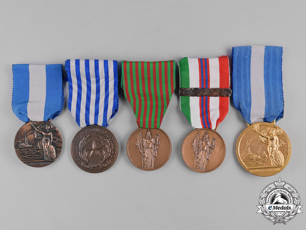 italy,_republic._a_lot_of_five_medals&_awards_m19_2447