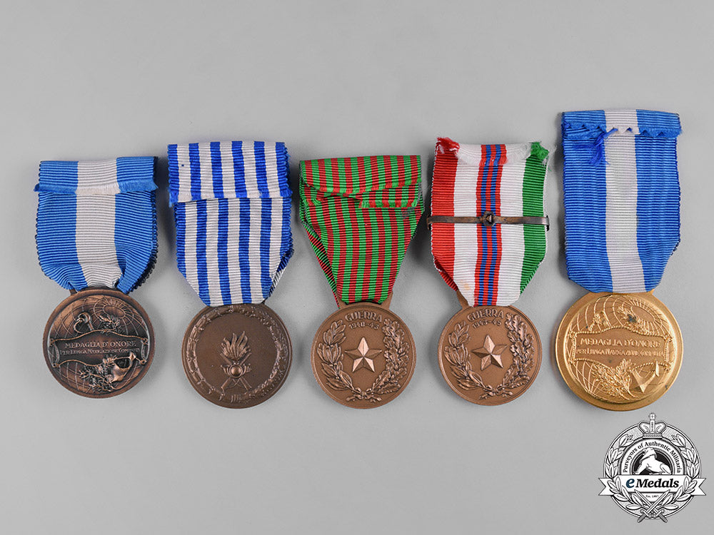 italy,_republic._a_lot_of_five_medals&_awards_m19_2448