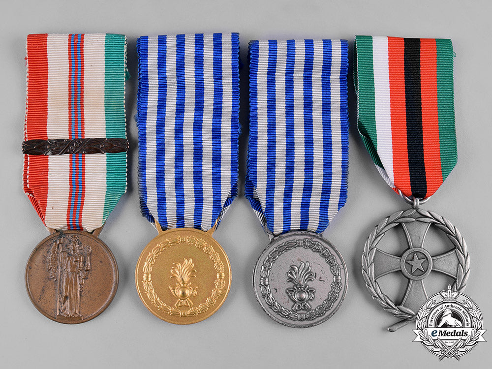 italy,_republic._a_lot_of_four_medals&_awards_m19_2449_1
