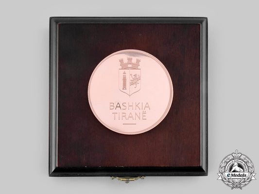 albania,_republic._a_municipality_of_tirana_civic_award_medal_with_case_c.2000_m19_24511