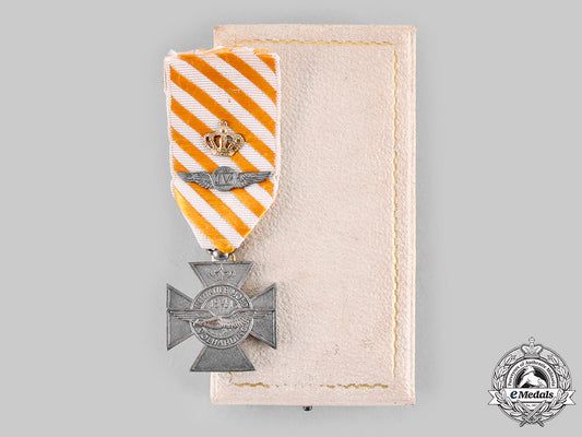 netherlands,_kingdom._an_airman's_cross_to_a_four_time_recipient,_english-_made,_c.1945_m19_24607_1_1