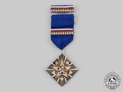 czechoslovakia,_socialist_republic._an_order_of_the_republic_with_case,_c.1955_m19_24621_1_1_1