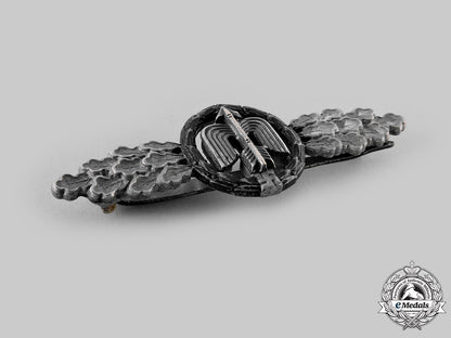 germany,_luftwaffe._a_short-_range_night_fighter_clasp,_silver_grade,_by_g.h._osang_m19_24768_2_1