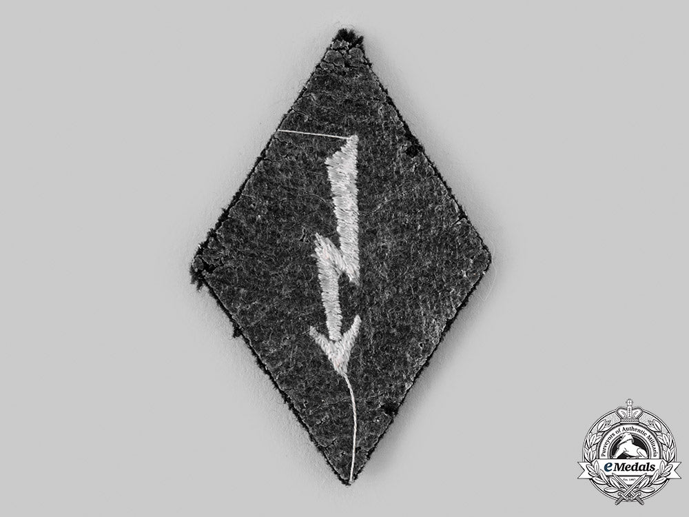 germany,_ss._a_ss_signals_personnel_em/_nco’s_sleeve_insignia_m19_24771