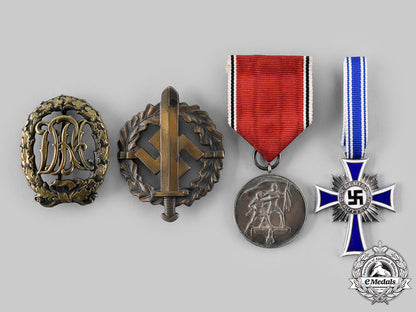 germany,_third_reich._a_lot_of_medals_and_decorations_m19_24791