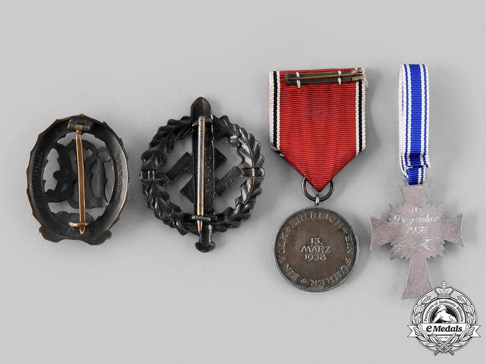 germany,_third_reich._a_lot_of_medals_and_decorations_m19_24792