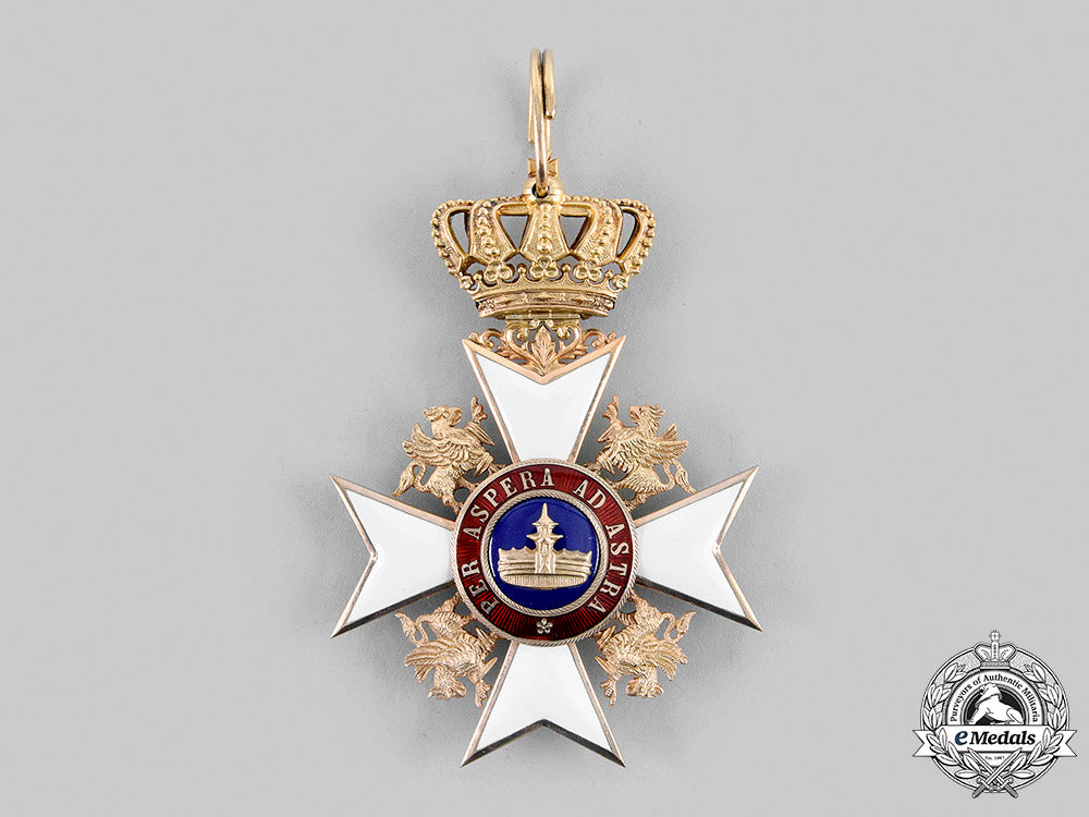 mecklenburg-_schwerin._an_order_of_the_wendish_crown,_commander's_cross_in_gold,_c.1900_m19_24855_1