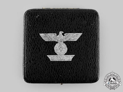 germany,_wehrmacht._a_clasp_to_the1939_iron_cross_i_class,_type_i,_with_case_m19_24864_1