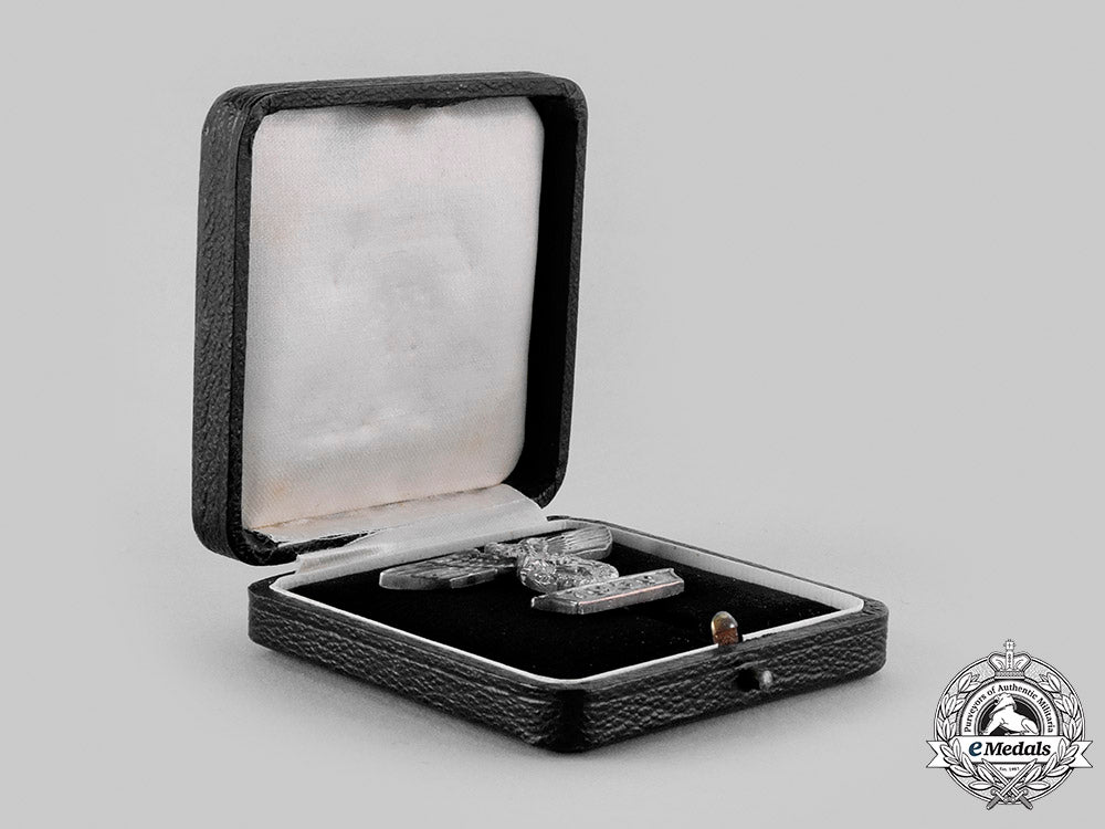 germany,_wehrmacht._a_clasp_to_the1939_iron_cross_i_class,_type_i,_with_case_m19_24866_1